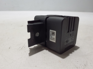 Land Rover Range Rover IV (2012–2026) Sonstige Steckdose JPLA14F724BB - 3