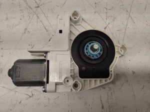 AUDI A4 B8 (2007–2016) Rear side door window regulator motor 8K0959811A - 3