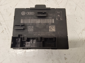 Rear side door control unit - 8T0959795Q