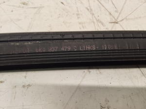 AUDI A4 B8 (2007–2016) Esiukse klaasi sisemine liist 8K0837479 - 2