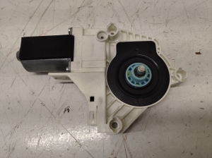 Fensterhebermotor vorne - 8K0959802