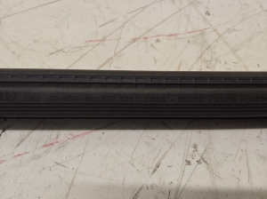 AUDI A4 B8 (2007–2016) Esiukse klaasi sisemine liist 8K0837479 - 2