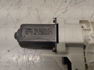 AUDI A4 B8 (2007–2016) Front door window regulator motor 8K0959801 - 2