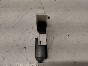 AUDI A4 B8 (2007–2016) Front door window regulator motor 8K0959801 - 2