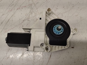 Fensterhebermotor vorne - 8K0959801