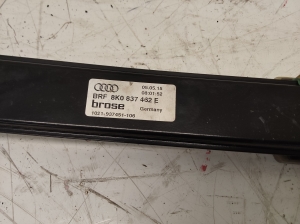 AUDI A4 B8 (2007–2016) Front door window regulator 8K0837462 - 3