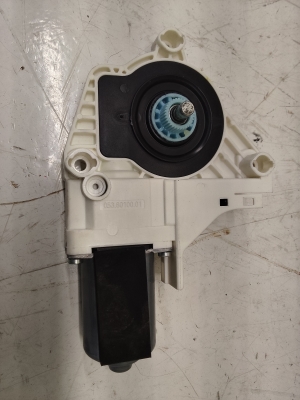 Fensterhebermotor vorne - 8K0959802