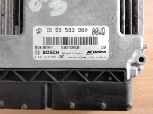 Opel Corsa D (2006–2014) Motorsteuergerät 55593980 - 2