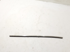 Tagumise külgukse klaasi välimine liist - 9815702680
