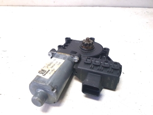 Opel Zafira B (2005–2014) Esiukse aknatõstuki mootor 13132434 - 3