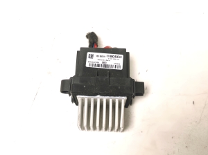 Opel Mokka (2012–2020) Cabin shoulder motor resistance 13598091 - 4