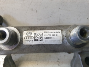 AUDI A8 D4 (2010–2017) Common Rail Kraftstoffleitung 059130090CN - 4