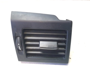 Dashboard air vent grilles - A2048305654