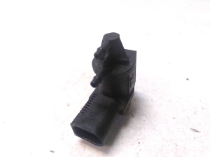 AUDI A8 D4 (2010–2017) Magnetventil 1K0906263A - 3