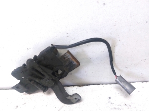 Mazda 3 (2003–2009) Serrure de capot - 3