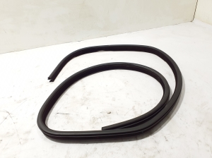 Land Rover Range Rover IV (2012–2026) Front door rubber seal LR034097 - 2