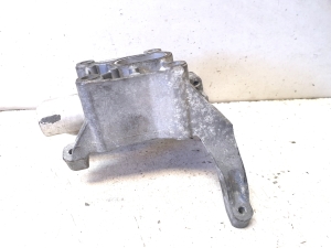 AUDI A8 D4 (2010–2017) A/C compressor bracket 059145169AN - 2