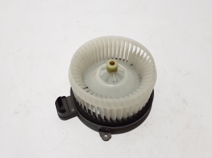   Heizungsgebläsemotor  - LR035687 