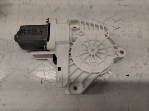 AUDI A4 B8 (2007–2016) Rear side door window regulator motor 8K0959811 - 3