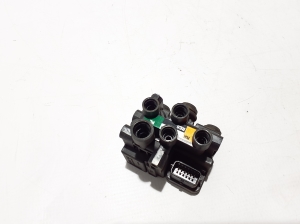   Air suspension control unit  - JPLA5B710AA 
