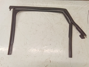 Rear side door seal on the door - 8K5839439