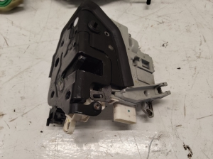 AUDI A4 B8 (2007–2016) Rear side door lock 8K0839015 - 3