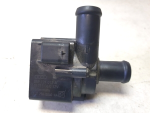AUDI A8 D4 (2010–2017) Auxiliary water pump 059121012A - 3