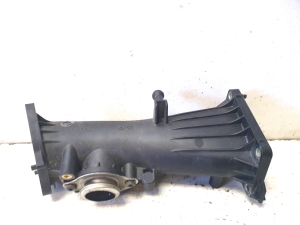 AUDI A8 D4 (2010–2017) Ansaugkrümmer 059145762AB