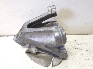 AUDI A8 D4 (2010–2017) Engine bracket 8K0199307 - 2
