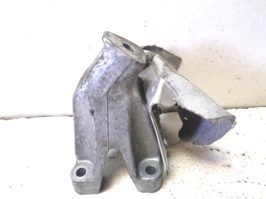 AUDI A8 D4 (2010–2017) Engine bracket 8K0199307 - 3