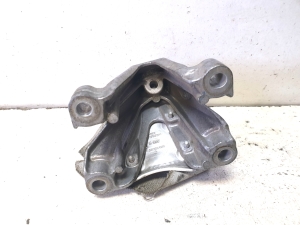 AUDI A8 D4 (2010–2017) Engine bracket 8K0199307 - 4