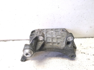 AUDI A8 D4 (2010–2017) Lichtmaschinenhalter 059903143AJ - 2