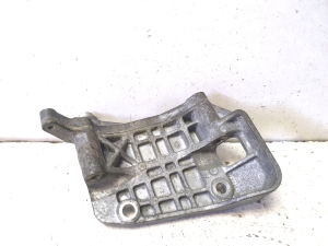 AUDI A8 D4 (2010–2017) Lichtmaschinenhalter 059903143AJ - 3