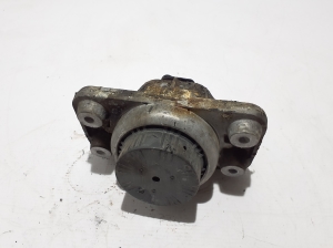 Land Rover Range Rover IV (2012–2026) Engine mount CPLA6A003BG - 2