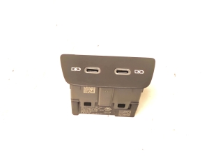 Volkswagen Golf VIII (2019–2026) USB-Anschluss 2G6035718 - 2