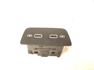 Prise USB - 2G6035718