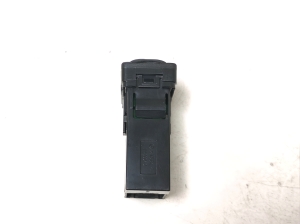 TOYOTA Avensis T27 (2008–2019) USB-pesa 861900D030 - 3