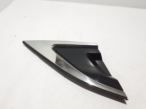 RENAULT Megane E-Tech CMF-EV (2022–2026) Tagumise tiiva muu detail 833811573R - 3