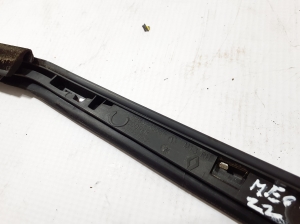 RENAULT Megane E-Tech CMF-EV (2022–2026) Rear side door outer window molding 828327558R - 3