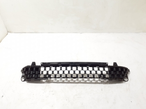   Grille inférieure de pare-chocs avant  - 6222546114R 