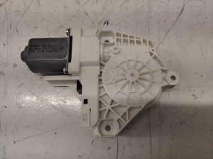 AUDI A4 B8 (2007–2016) Rear side door window regulator motor 8K0959811 - 2