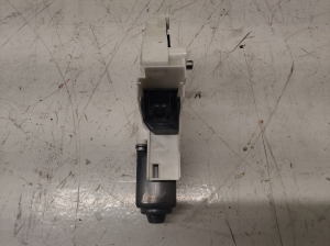 AUDI A4 B8 (2007–2016) Rear side door window regulator motor 8K0959811 - 3