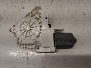 AUDI A4 B8 (2007–2016) Rear side door window regulator motor 8K0959811 - 4