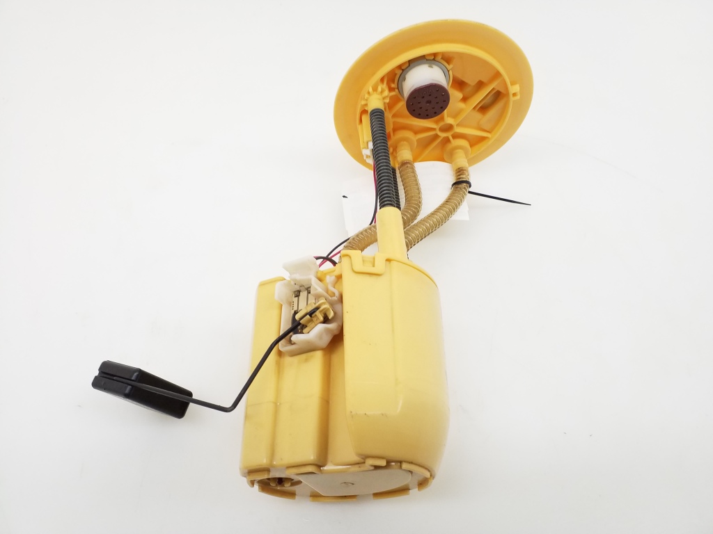 Used TOYOTA Yaris Fuel level gauge in the tank 770100D020