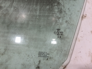 AUDI A7 (2018–2026) Front door glass 4K8845201A - 2