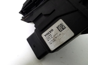 VOLVO XC60 (2017–2026) Front door lock 31440997 - 2