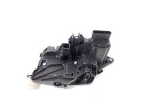 VOLVO XC60 (2017–2026) Front door lock 31440997 - 3