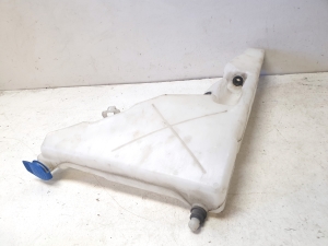 AUDI A8 D4 (2010–2017) Front washer fluid reservoir 4H0955451B - 5