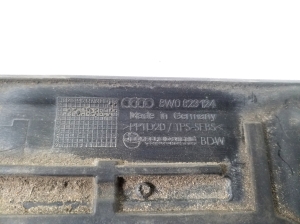 AUDI A4 B9 (2015–2026) Kapoti muu osa 8W0823124 - 3