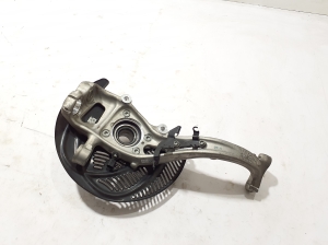 AUDI A7 (2018–2026) Front wheel hub 4K0407559D - 3